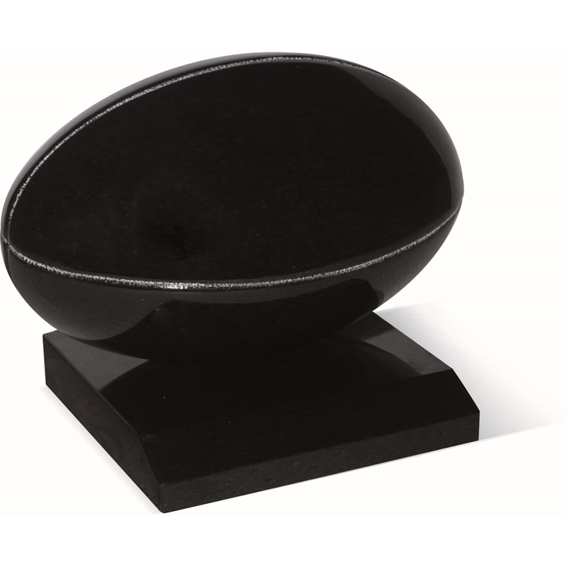 BR01 - RUGBY-BALL AUS GRANIT MIT SOCKEL - Sansone Collection